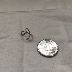 Crossed ear cuff
